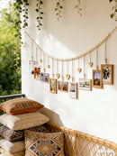 Varal de Fotos Boho com Corações de Madeira