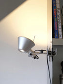 Luminária de Parede com Presilha Estilo Bauhaus