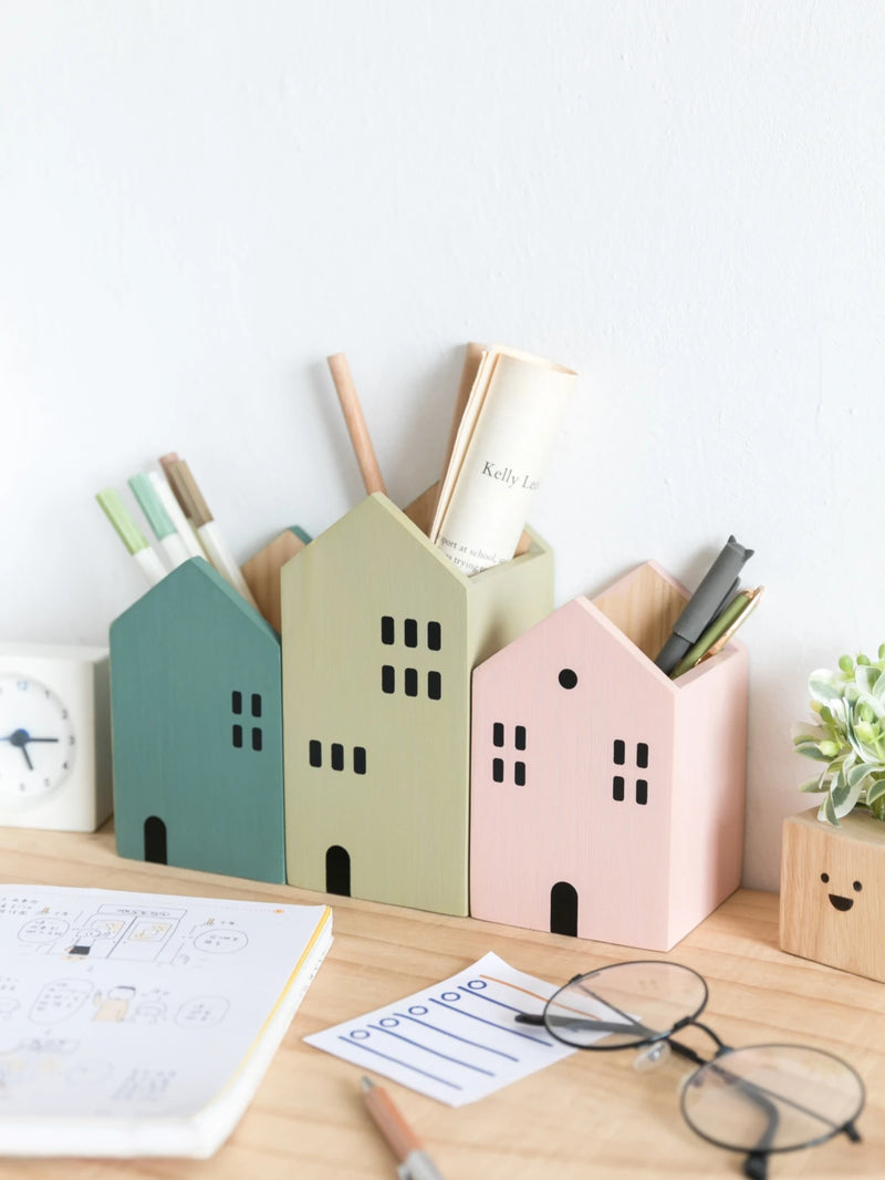 Porta-Lápis Casinha de Madeira