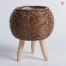 Cachepot em Rattan com Pés de Madeira