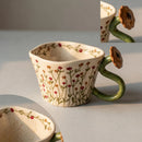 Caneca Floral em Cerâmica Pintada à Mão