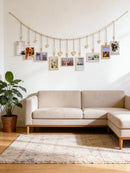 Varal de Fotos Boho com Corações de Madeira