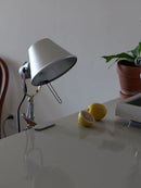Luminária de Parede com Presilha Estilo Bauhaus