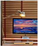 Luminária de Parede com Presilha Estilo Bauhaus